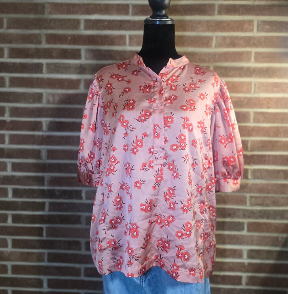 Ann Taylor Pink Red Floral Satin Blouse Large L Short Puff Sleeve Henley Top